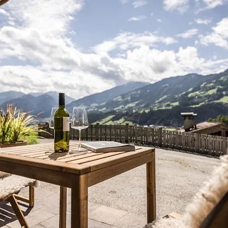 Dom wakacyjny Valleyview - Cozy Mountain Retreat Hart im Zillertal